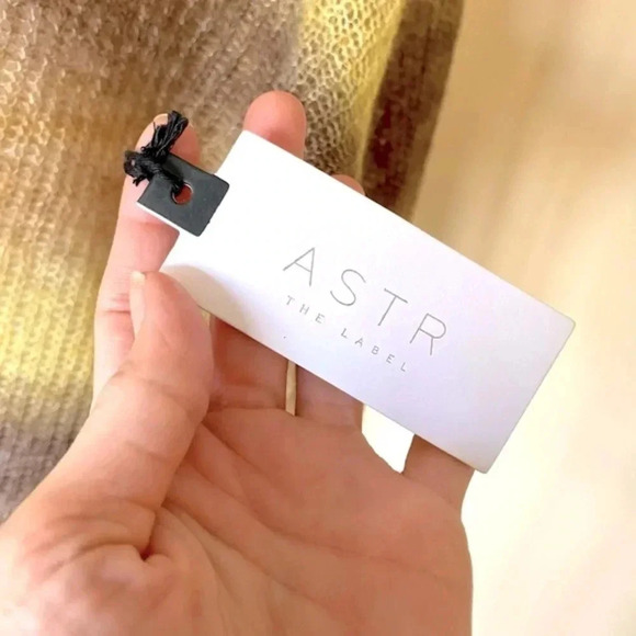 ASTR the Label Yellow Ombré V-neck Sweater Women’s Small - Picture 8 of 9